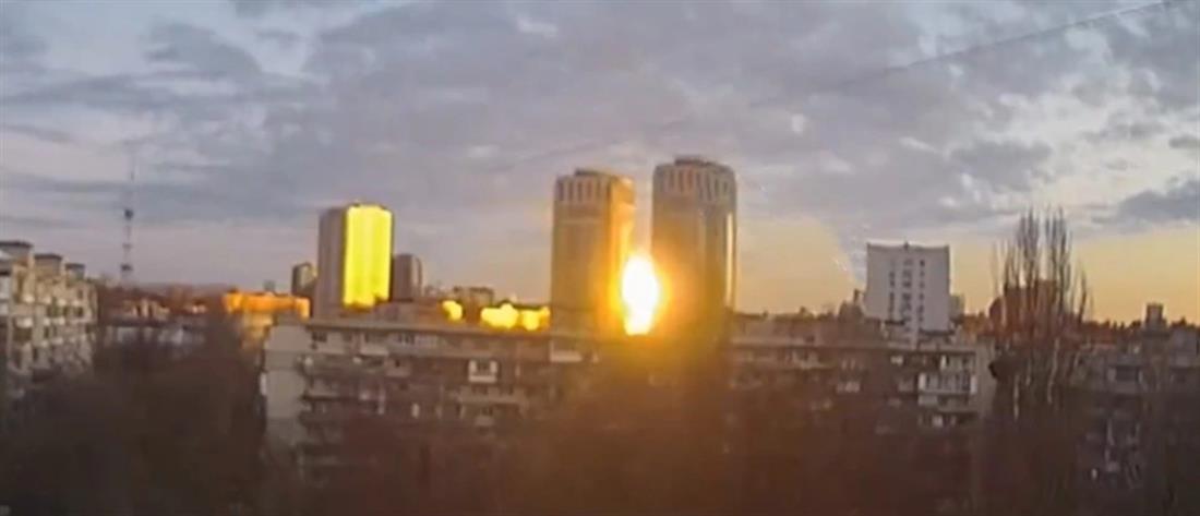 Πόλεμος στην Ουκρανία: βόμβες και “παράθυρο” για κατάπαυση πυρός (εικόνες)