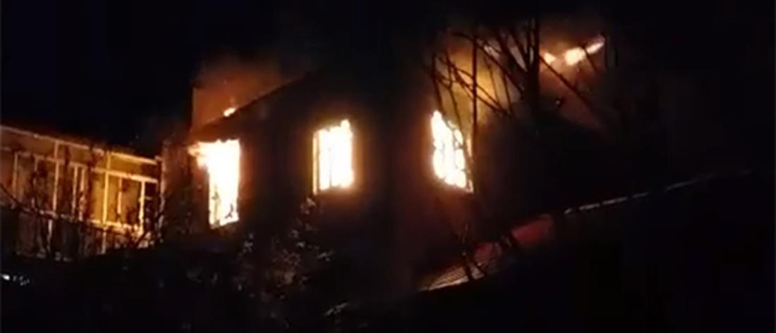 Παρανάλωμα του πυρός σπίτι στο κέντρο της Μάκρης (βίντεο)