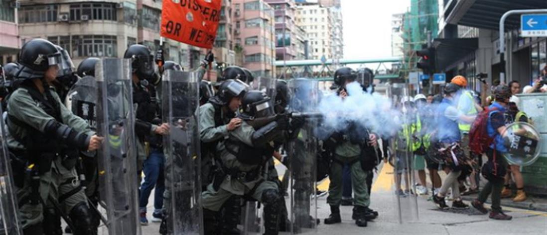 Κινεζικές δυνάμεις συγκεντρώνονται στα σύνορα με το Χονγκ Κονγκ