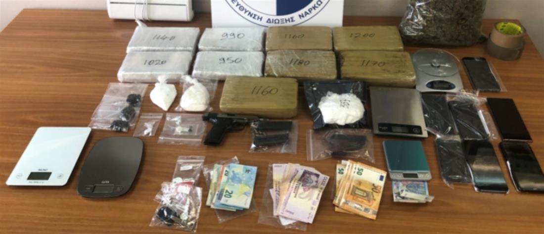 ΕΛΑΣ: Συλλήψεις για διακίνηση ναρκωτικών στην Αττική (εικόνες)