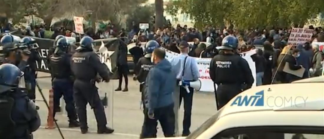 Κορονοϊός - Κύπρος: Ένταση και συλλήψεις στην Λευκωσία (βίντεο)