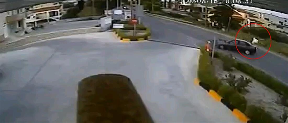 Συγκλονιστικό βίντεο από την σύγκρουση μηχανής με αυτοκίνητο