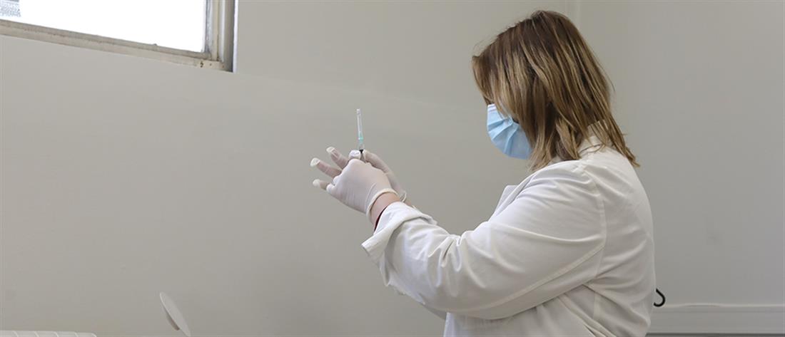 ΣΥΡΙΖΑ – Υπουργείο Υγείας: σκληρή κόντρα για το πρόγραμμα εμβολιασμού