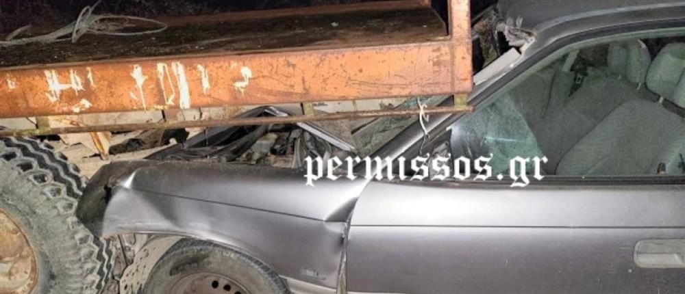 Σοβαρό τροχαίο στην Αλίαρτο : Ι.Χ. καρφώθηκε σε  καρότσα τρακτέρ