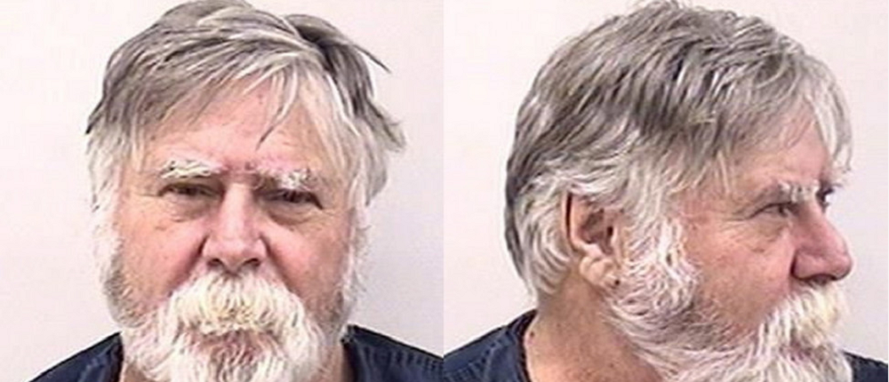 Λήστεψε τράπεζα και πέταξε τα χρήματα στους περαστικούς φωνάζοντας “Καλά Χριστούγεννα”