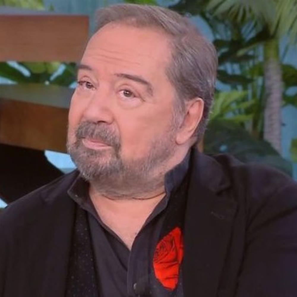 Σταμάτης Φασουλής: "Έχω ερωτευτεί 2-3 φορές αλλά οι δύο δεν αξιώθηκαν να "ζεσταθούν" σε σάρκα"