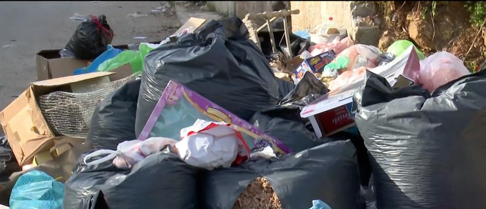 Υγειονομική βόμβα στο Μενίδι: Οι εργαζόμενοι αρνούνται να καθαρίσουν, λόγω φόβου