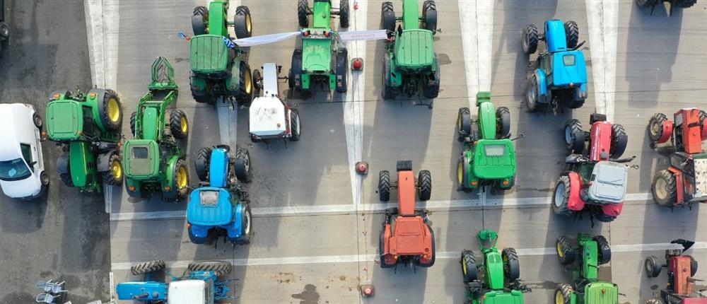 Συνεχίζονται οι αγροτικές κινητοποιήσεις - Κλειστή η Ε.Ο. Αθηνών - Θεσσαλονίκης