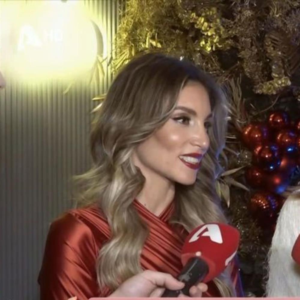 Αθηνά Οικονομάκου: Διέψευσε on camera τον γάμο της με τον Μπρούνο Τσερέλα στην Πάρο – "Είναι ψέματα.."