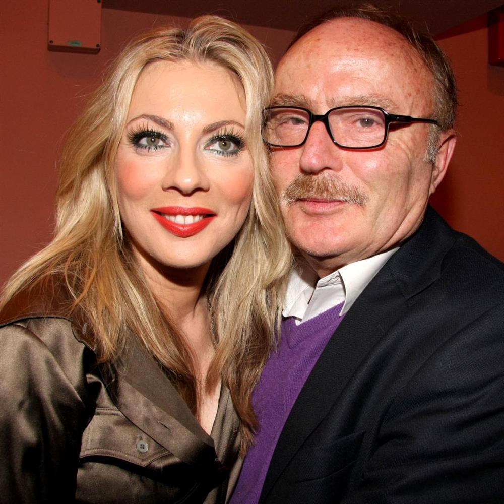 Σμαράγδα Καρύδη για τον πατέρα της: "Όταν εκνευριζόταν μαζί μου, μου έκοβε την καλημέρα για ένα διάστημα - Εγώ τον διεκδικούσα"