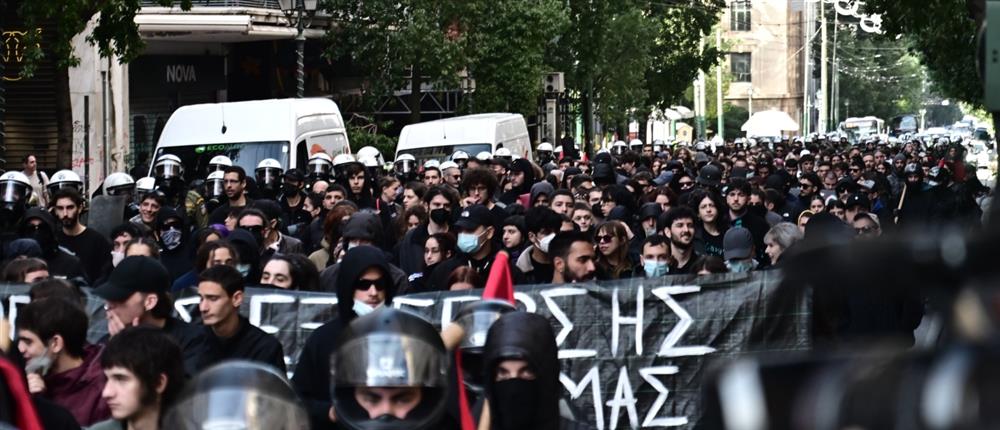 17η επέτειος δολοφονίας Γρηγορόπουλου: Σε εξέλιξη η μαθητική πορεία