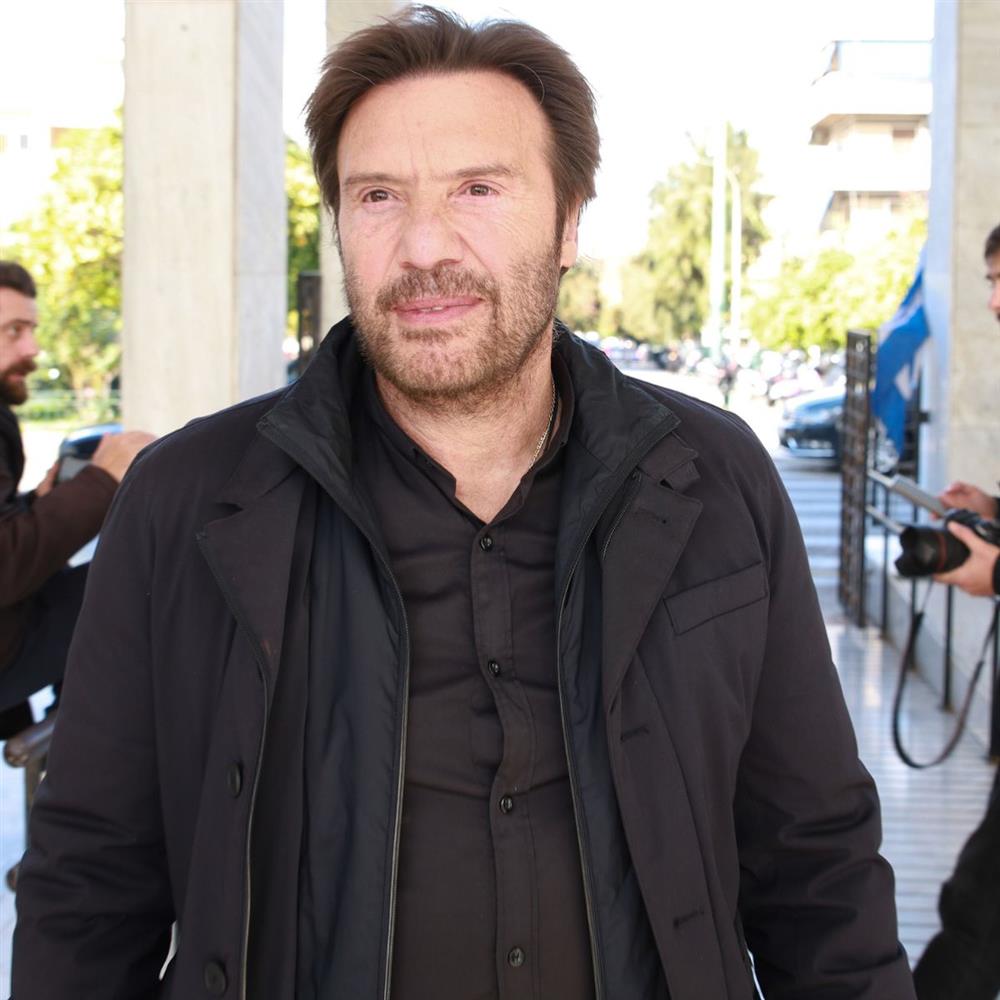 Στράτος Τζώρτζογλου: "Κοίταζα απ’ τον όροφο, έλεγα αν δεν πεθάνω και μείνω ανάπηρος θα είναι χειρότερα"