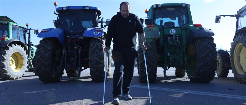 Θεσσαλονίκη: Οι αγρότες έκλεισαν την εθνική οδό και στα Μάλγαρα (εικόνες)