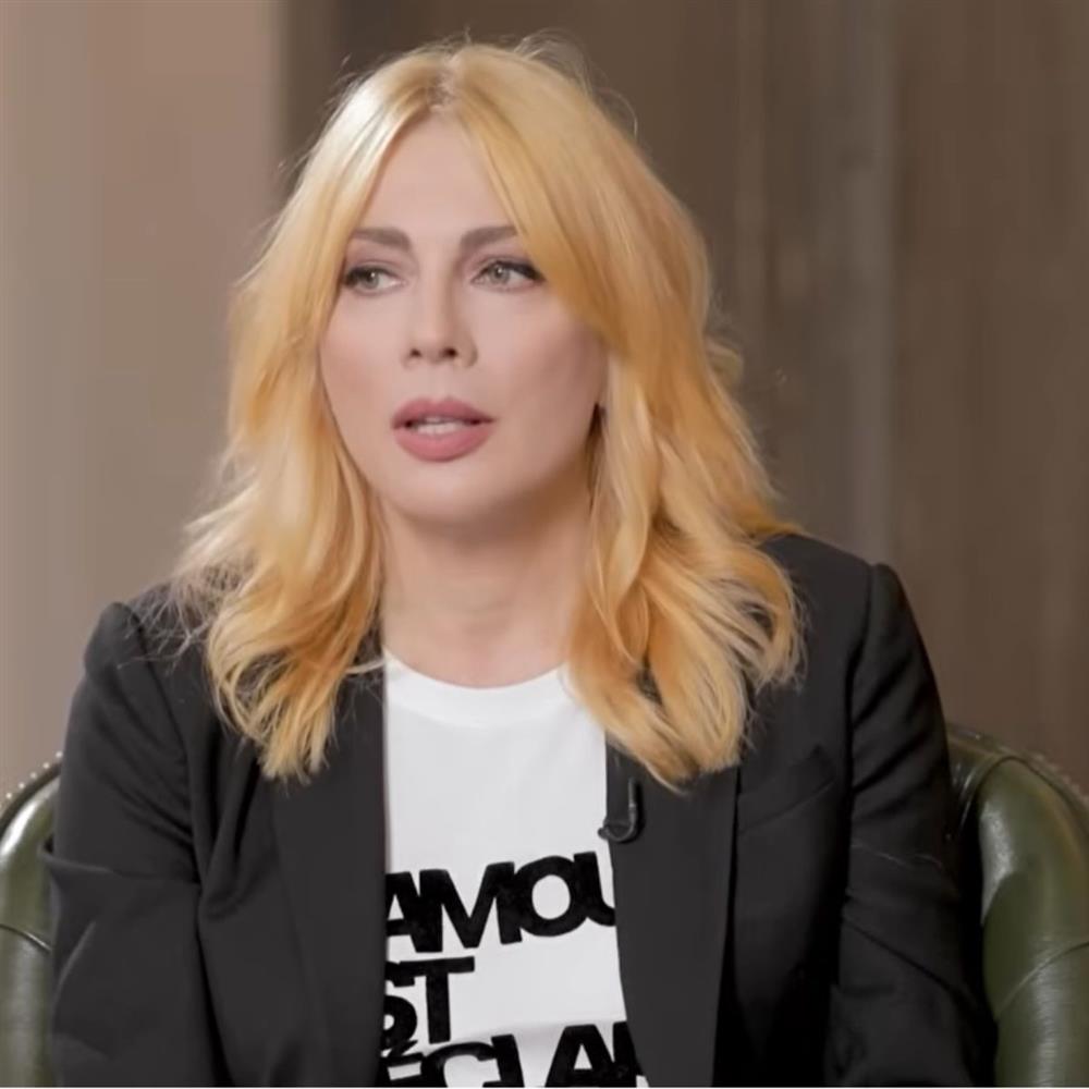 Σμαράγδα Καρύδη: Συγκινεί για τον θάνατο του πατέρα της, Ντίνου Καρύδη - "Πριν φύγει ταλαιπωρήθηκε αρκετά"