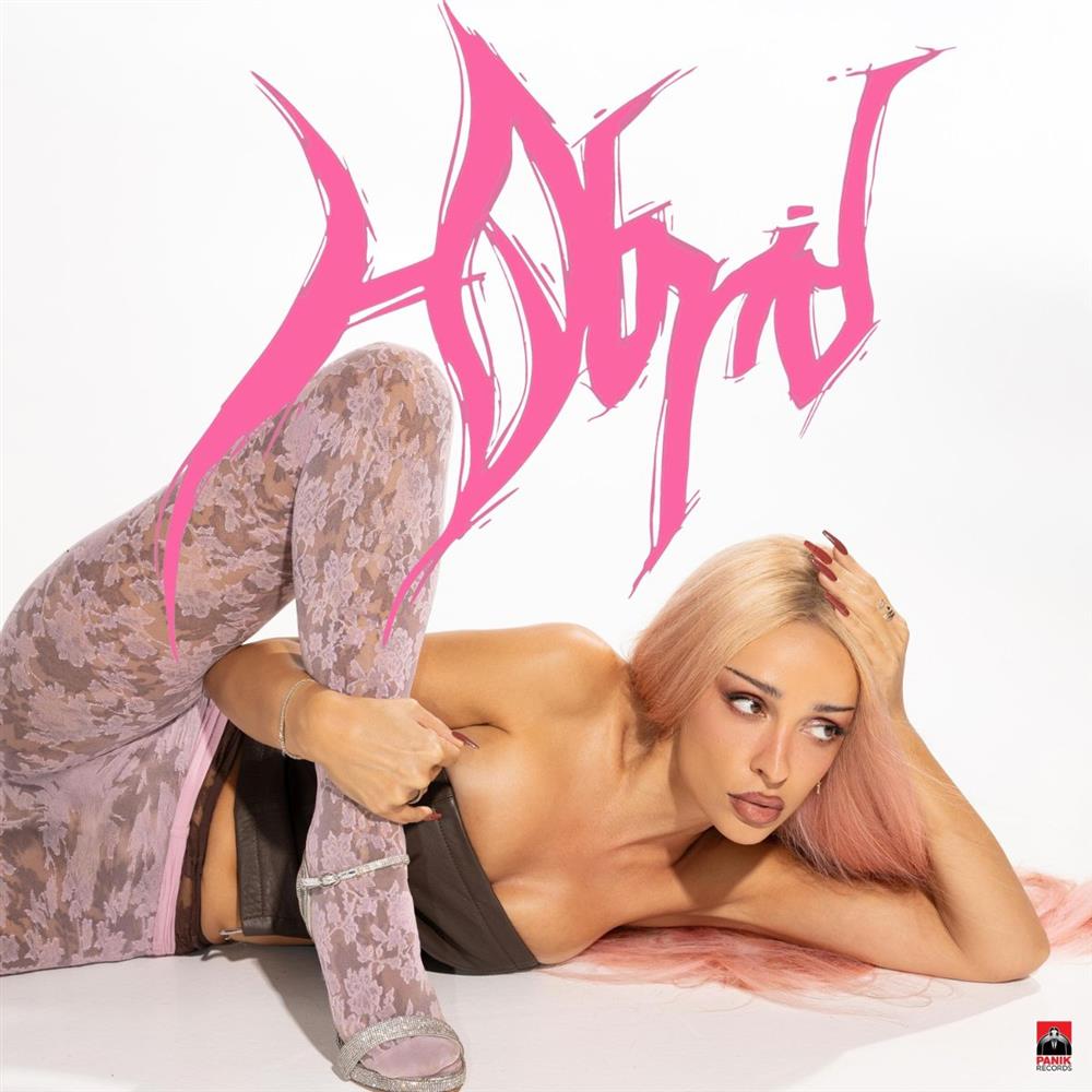 Ελένη Φουρέιρα: "Σαρώνει" τα charts με το νέο album "Hybrid" από την πρώτη μέρα κυκλοφορίας