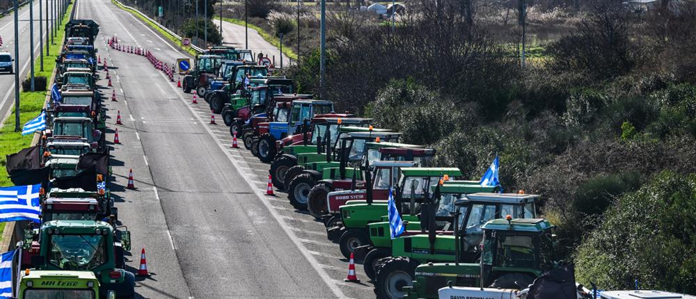Αγρότες εισέβαλαν στην Εθνική Οδό στη Νεμέα - Ταυτοποιήθηκα δέκα άτομα