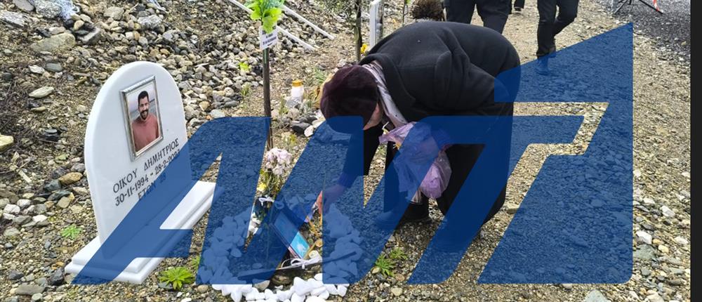 Τέμπη: Συγκίνηση στο σημείο της τραγωδίας - Ο φόρος τιμής των συγγενών (βίντεο)