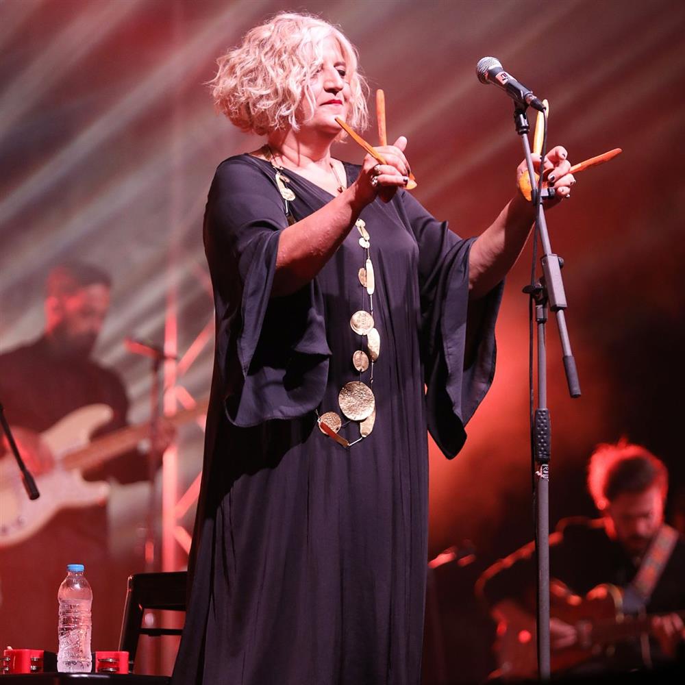 Συγκλονίζει η Μάρθα Φριντζήλα: "Έζησα με τη μητριά μου 7 χρόνια κακοποίησης" - Ο θάνατος της μητέρας και της αδελφής της