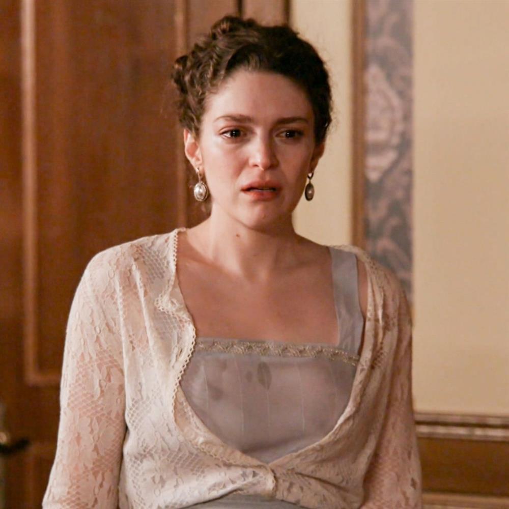 Grand Hotel: Η Αλίκη κατηγορεί την Κυβέλη για την αποβολή της