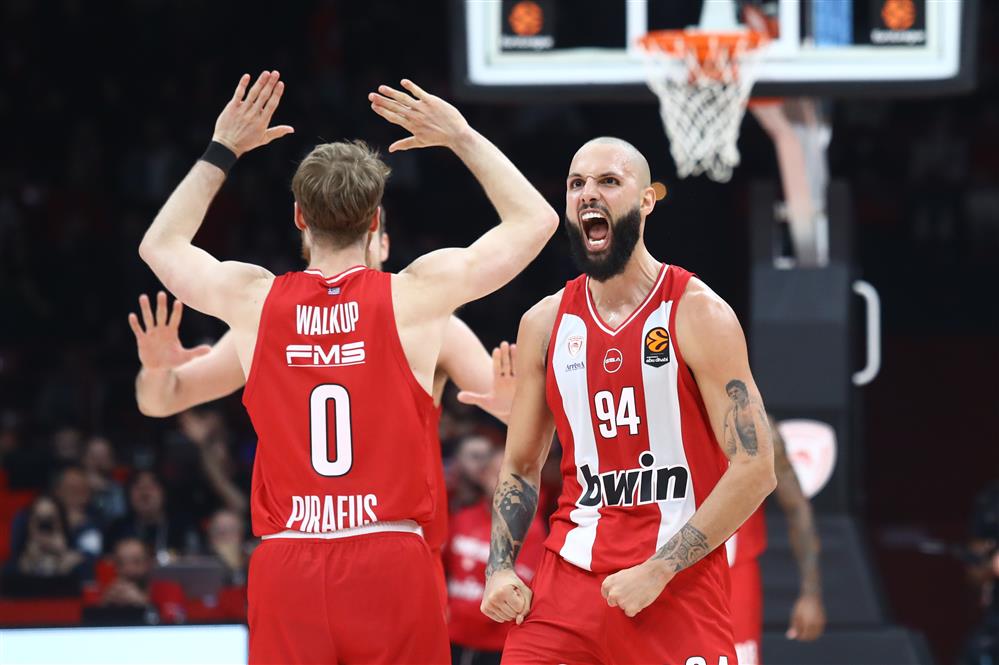 Euroleague: Πέμπτη σερί νίκη και 4άδα για τον Ολυμπιακό