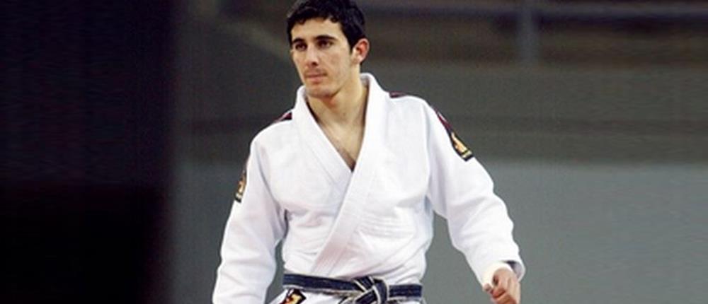 Από τα ταπί στην… φυλακή ο Ζιντιρίδης