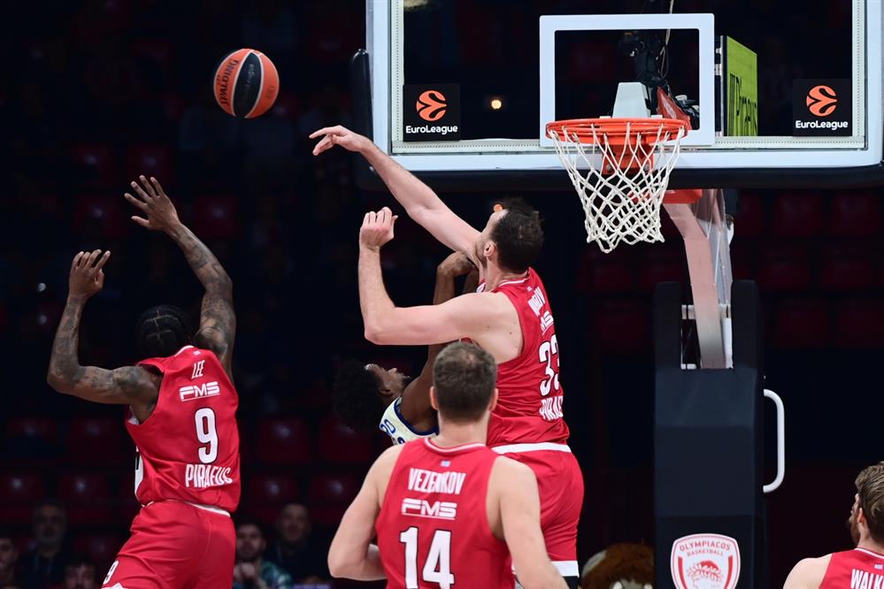 Ολυμπιακός – Βαλένθια: Κατάρρευση στην τελευταία περίοδο