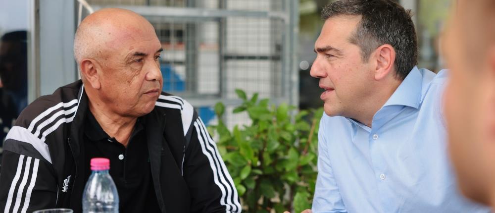 Εκλογές: Τσίπρας και Ρότσα ήπιαν καφέ στην Ηγουμενίτσα (εικόνες)