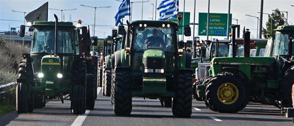 Λάρισα: Μήνυση κατ’ αγνώστων για φθορές σε τρακτέρ αγροτών στο μπλόκο της Νίκαιας
