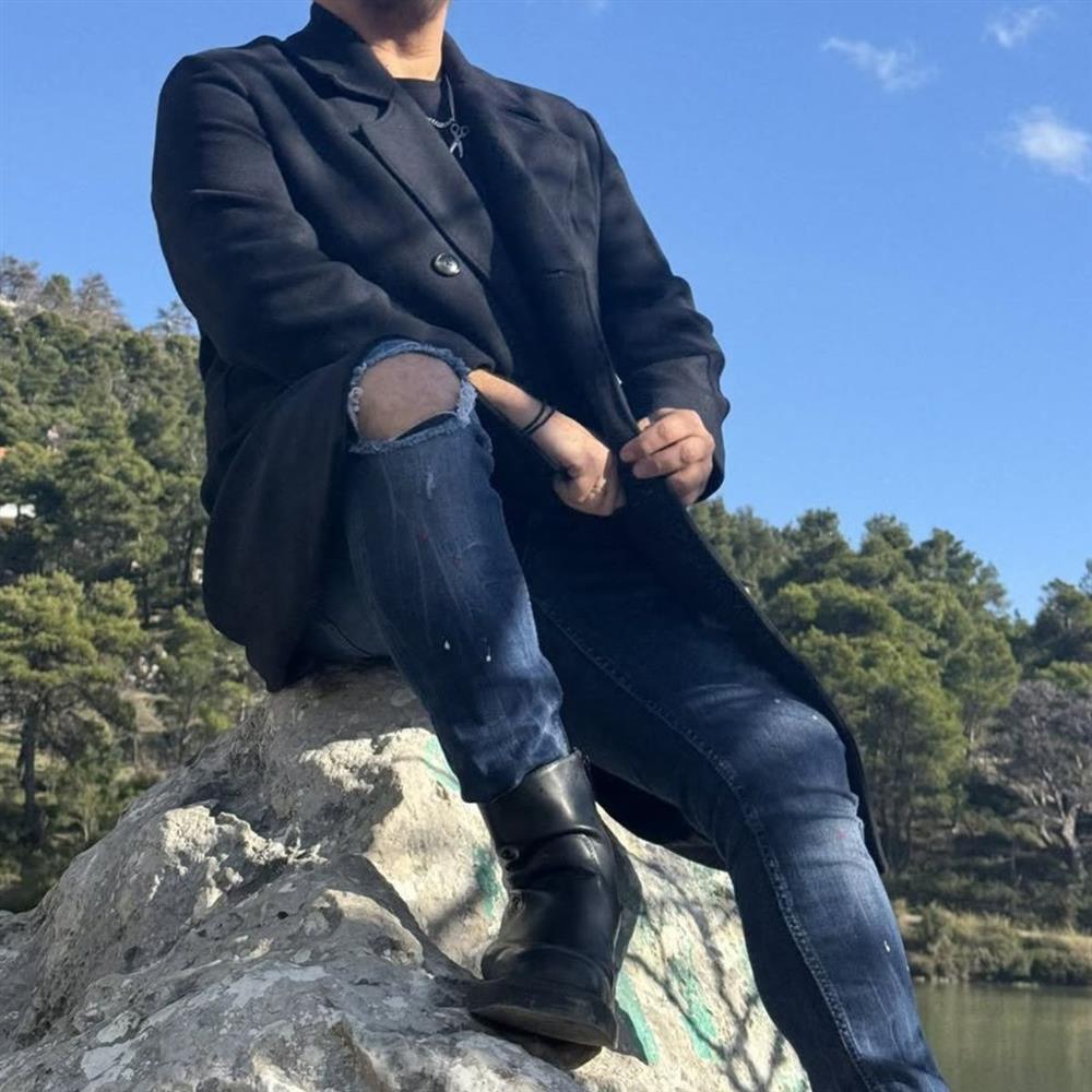 Γνωστός Έλληνας τραγουδιστής έγινε πατέρας - Η ανακοίνωση και το φύλο του μωρού