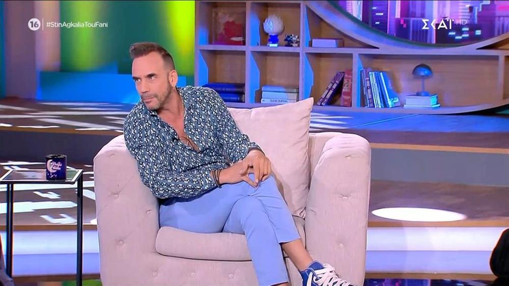 Πάνος Μουζουράκης: Η αποκάλυψη για τη βάφτιση του γιου του - "Η Έλενα Παπαρίζου θα είναι η νονά"