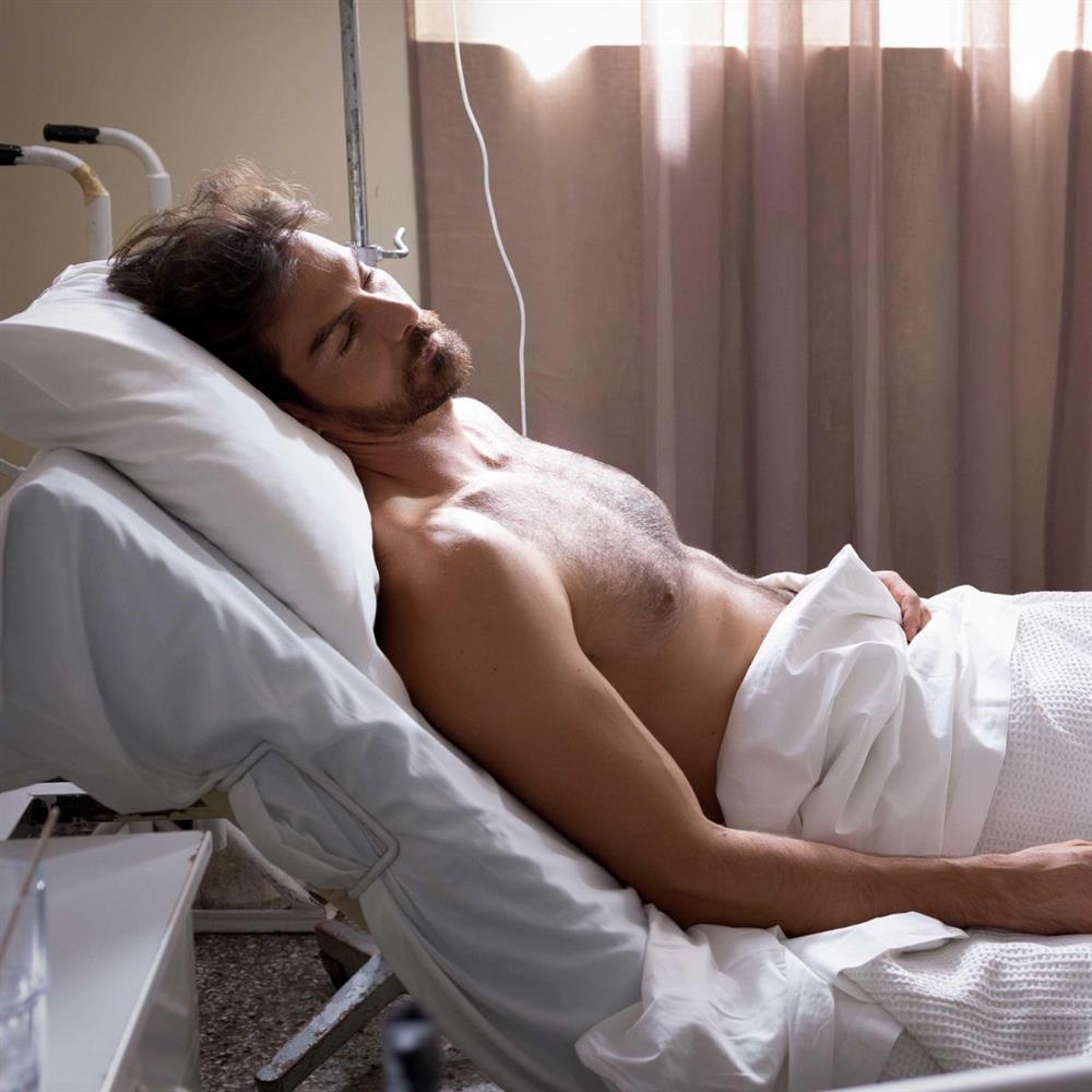 Grand Hotel: Πανηγυρισμοί στο X με την επιστροφή του Πέτρου – "Ζει, ζει…"