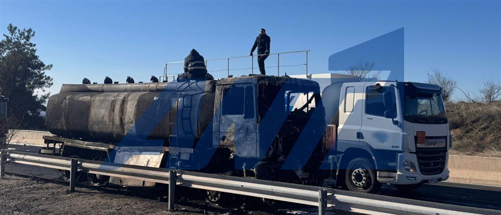 Ε.Ο Θεσσαλονίκης- Σερρών: Βυτιοφόρο τυλίχθηκε στις φλόγες