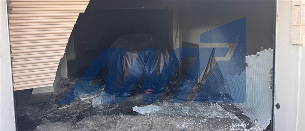 Θεσσαλονίκη: Φωτιά σε αυτοκίνητο εντός υπογείου πάρκινγκ - Καταστράφηκε ολοσχερώς (εικόνες)
