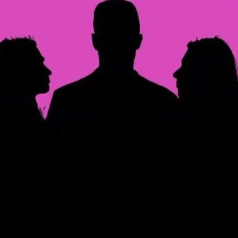 Τα τρυφερά ενσταντανέ πασίγνωστου παντρεμένου παρουσιαστή με νεαρή καλλονή