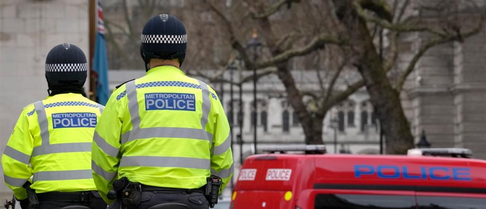 "Υπόθεση Πελικό" στη Βρετανία: Άνδρας νάρκωνε και βίαζε τη σύζυγο του επί χρόνια μαζί με άλλου πέντε