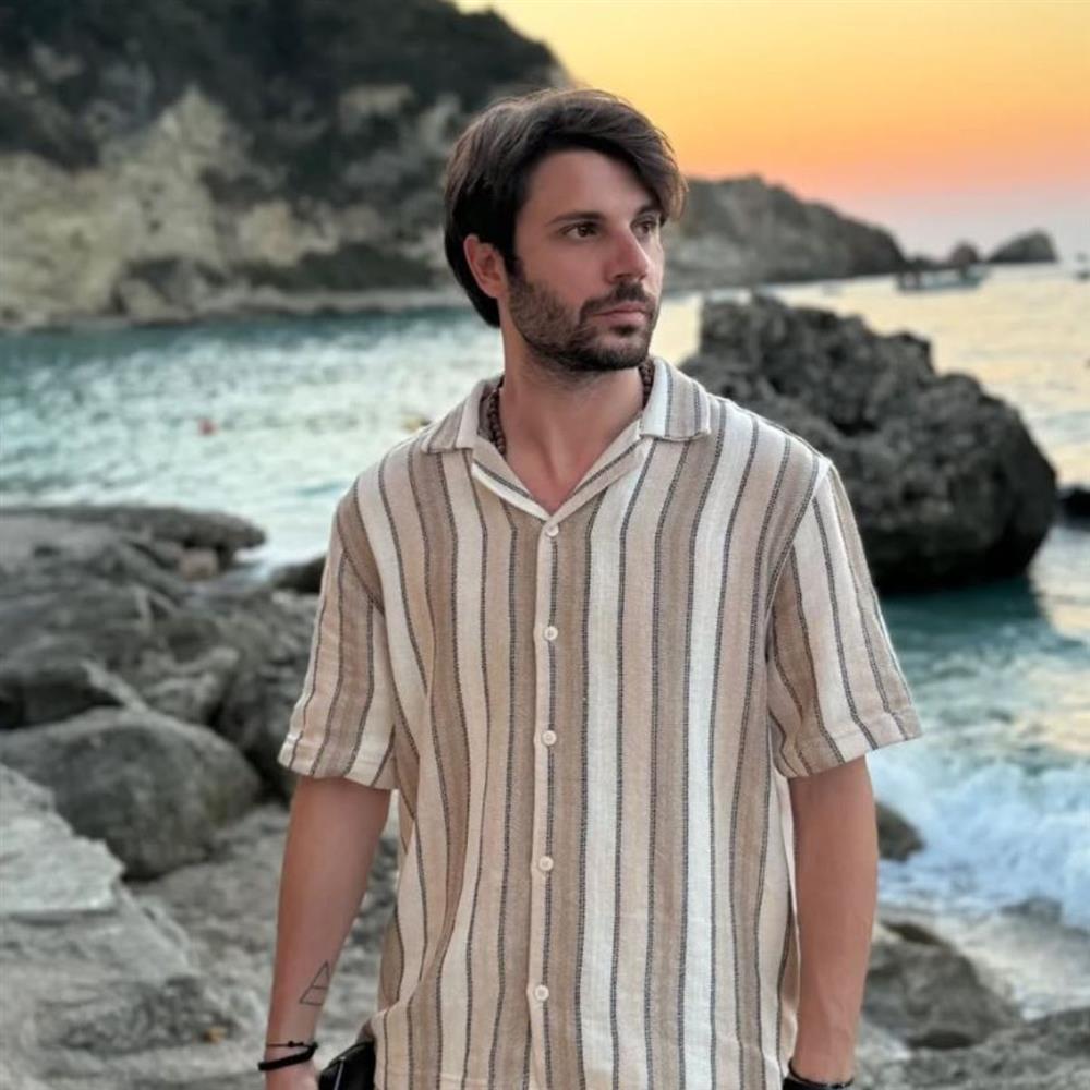 Πάρης Σκαρτσολιάς: "Το μεγαλύτερο χαστούκι της ζωής ήταν ο θάνατος του πατέρα μου, είναι πληγή που δεν κλείνει"