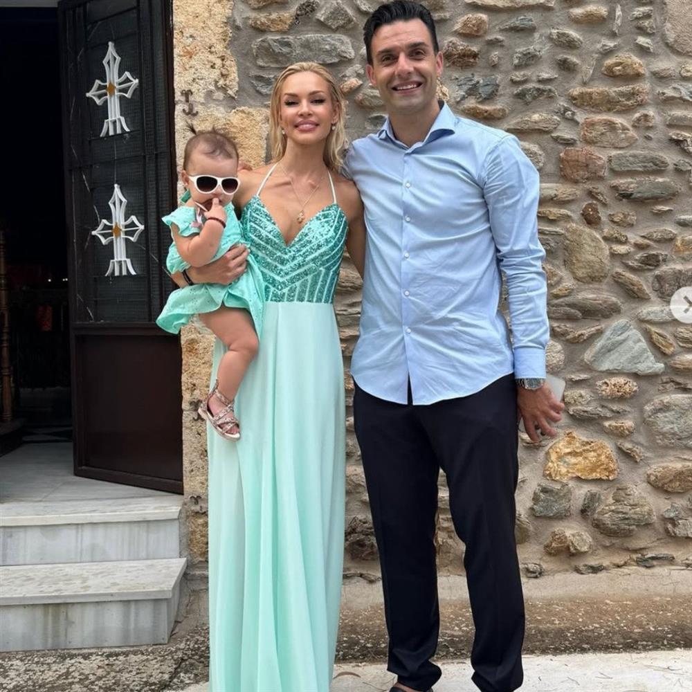 Βίκυ Κάβουρα - Γιώργος Τζαβέλλας: Το διπλό όνομα που θα πάρει η κόρη τους & η αποκάλυψη για τη βάφτιση