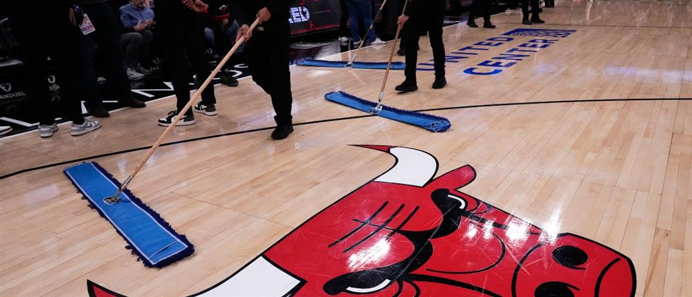 ΝΒΑ: Αναβλήθηκε λόγω υγρασίας ο αγώνας Σικάγο Μπουλς- Μαϊάμι Χιτ