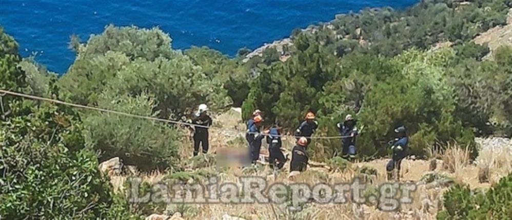 Μηχάνημα έργου έπεσε σε γκρεμό 150 μέτρων - Νεκρός ο χειριστής του (εικόνες)