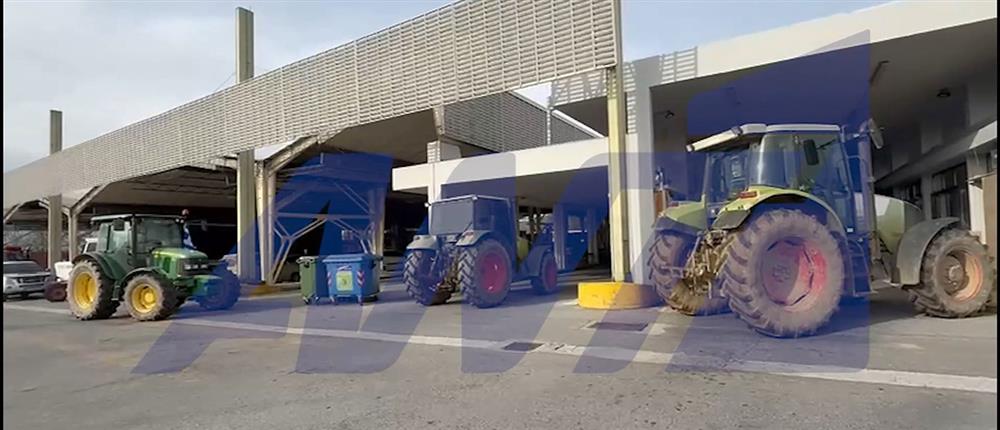 Οι αγρότες προχωρούν και πάλι στον αποκλεισμό του τελωνείου Ευζώνων  