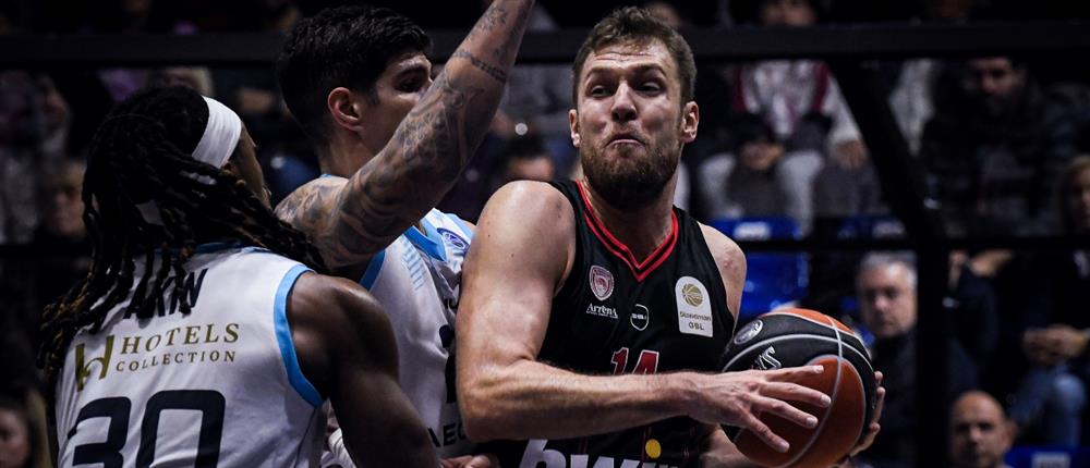 Δύσκολη νίκη για τον Ολυμπιακό στη Ρόδο - Ένταση στον αγωνιστικό χώρο
