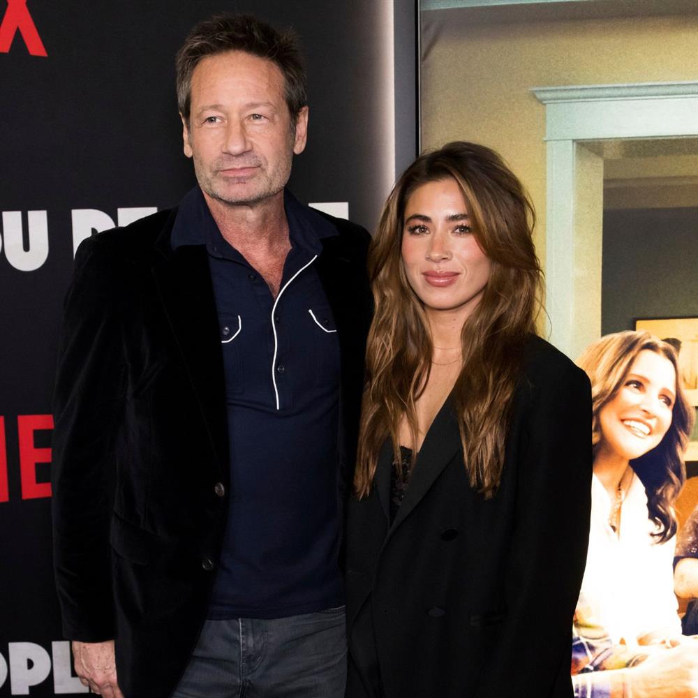 Ντέιβιντ Ντουκόβνι: O Fox Mulder των X-Files παντρεύτηκε τη σύντροφό του