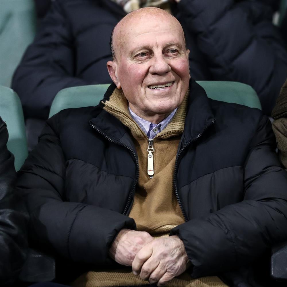 Κώστας Νικολαΐδης για Μίμη Δομάζο: "Ήταν ο αιώνιος αντίπαλός μου αλλά ήμασταν φίλοι, ο μεγαλύτερος ποδοσφαιριστής της χώρας"