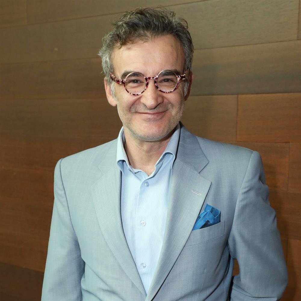 Νίκος Ορφανός: Βάφτισε την κόρη του - Το όνομα της νεοφώτιστης (Photos)