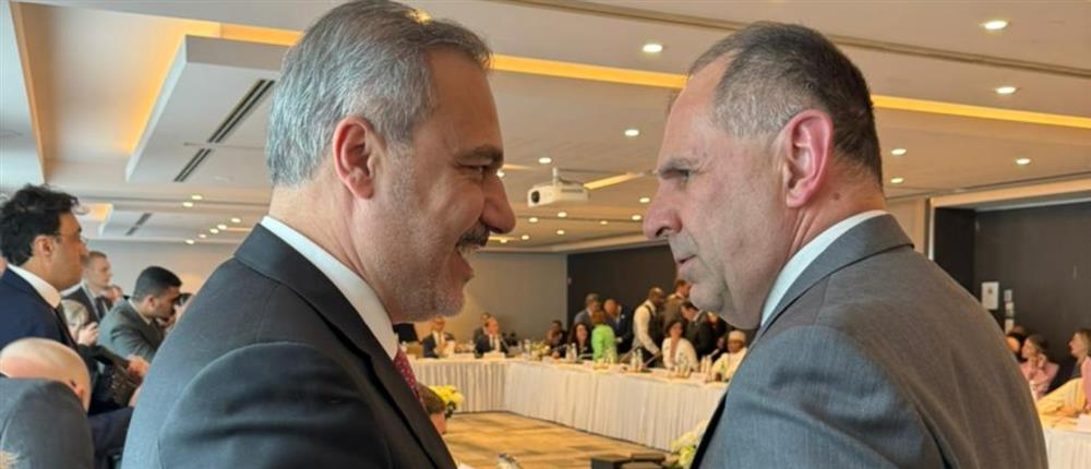 Ο Γεραπετρίτης τετ-α-τετ με τον Φιντάν στις Βρυξέλλες