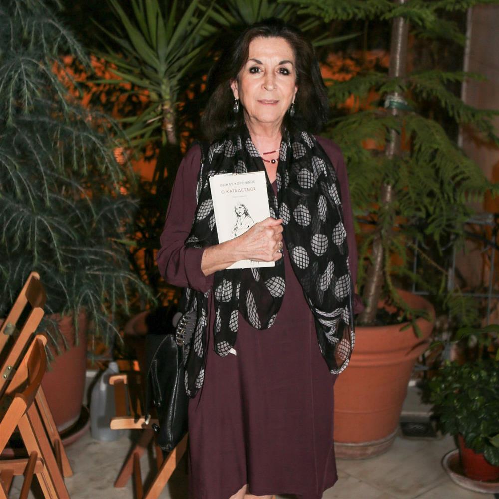 Νένα Μεντή: "Έχασα τρία παιδιά από τοξόπλασμα - Έφαγα κρέας που μάλλον το είχε γλύψει γάτα"