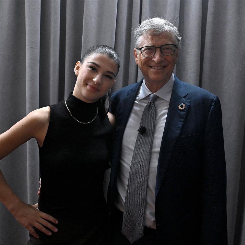 Μπιλ Γκέιτς: Η κόρη του, Φοίβη, αποκάλυψε πως ο πατέρας της πάσχει από το σύνδρομο Άσπεργκερ