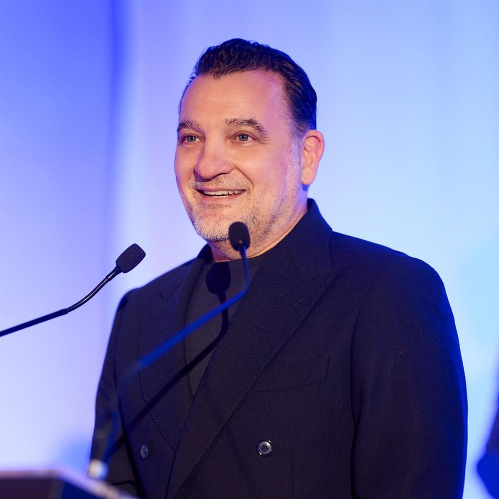 Ο Γιώργος Λεβέντης τιμήθηκε με το βραβείο NATPE Honors