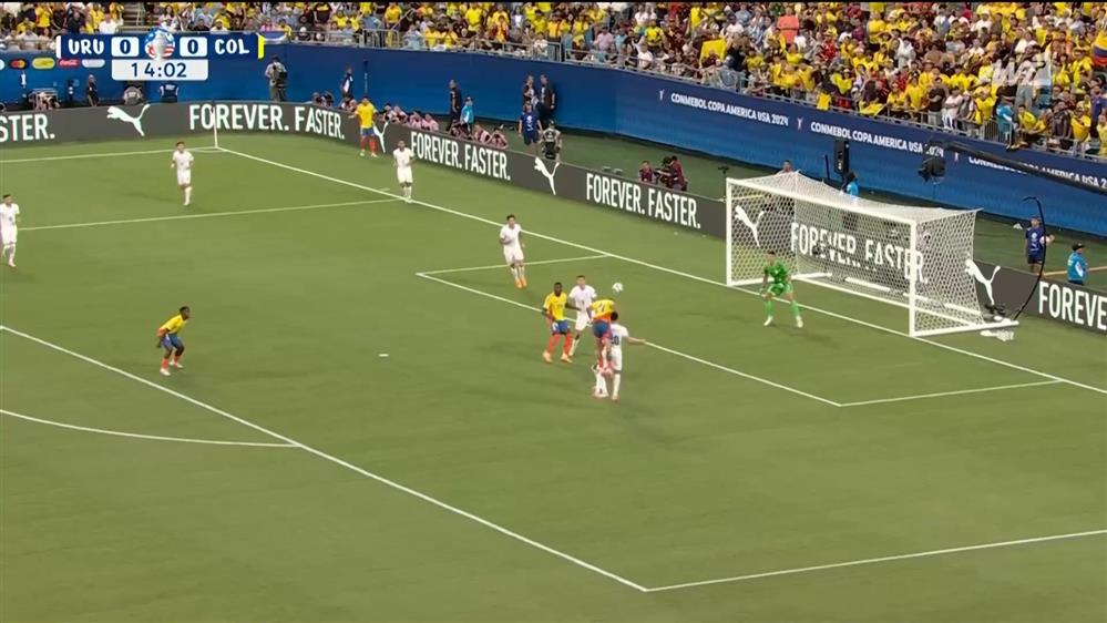 COPA AMERICA 2024| Ουρουγουάη - Κολομβία | O Λουίς Ντίαζ "ζάλισε" τους αμυντικούς της Ουρουγουάης, έκανε την σέντρα, η κεφαλιά του Μουνιόζ όμως δεν βρήκε στόχο