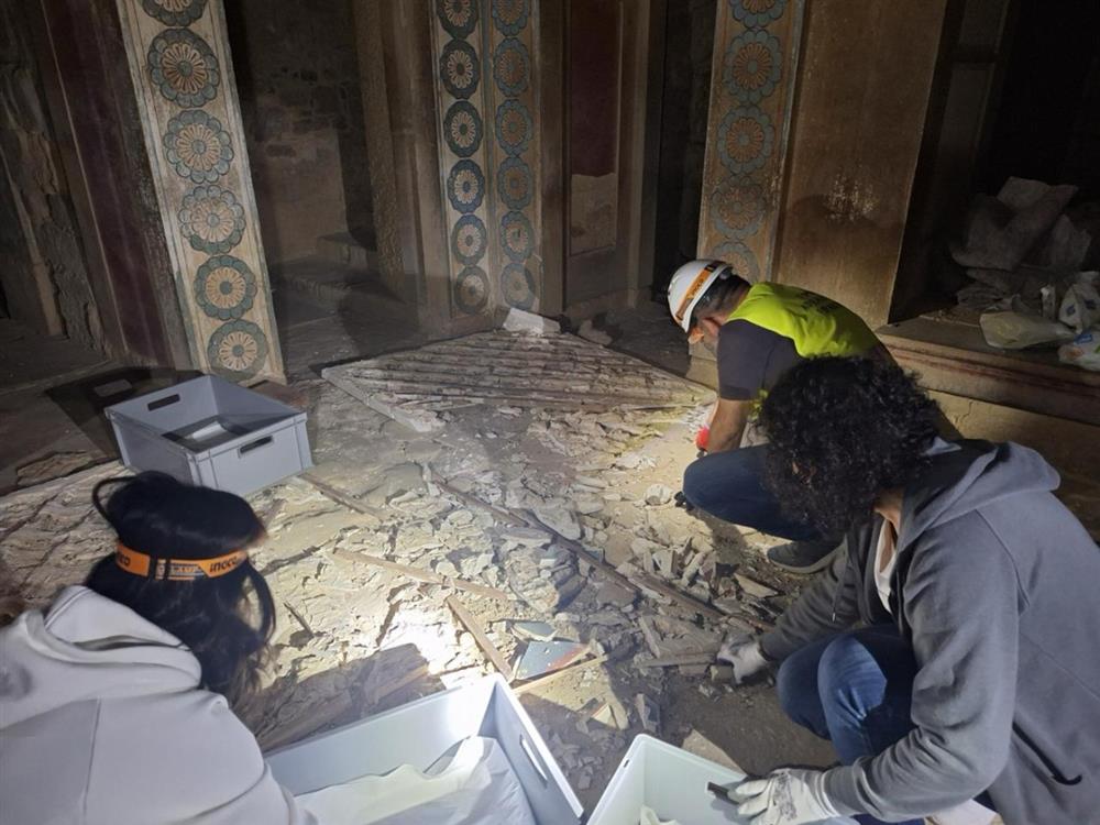 κνωσος - πτωση - τοιχογραφια